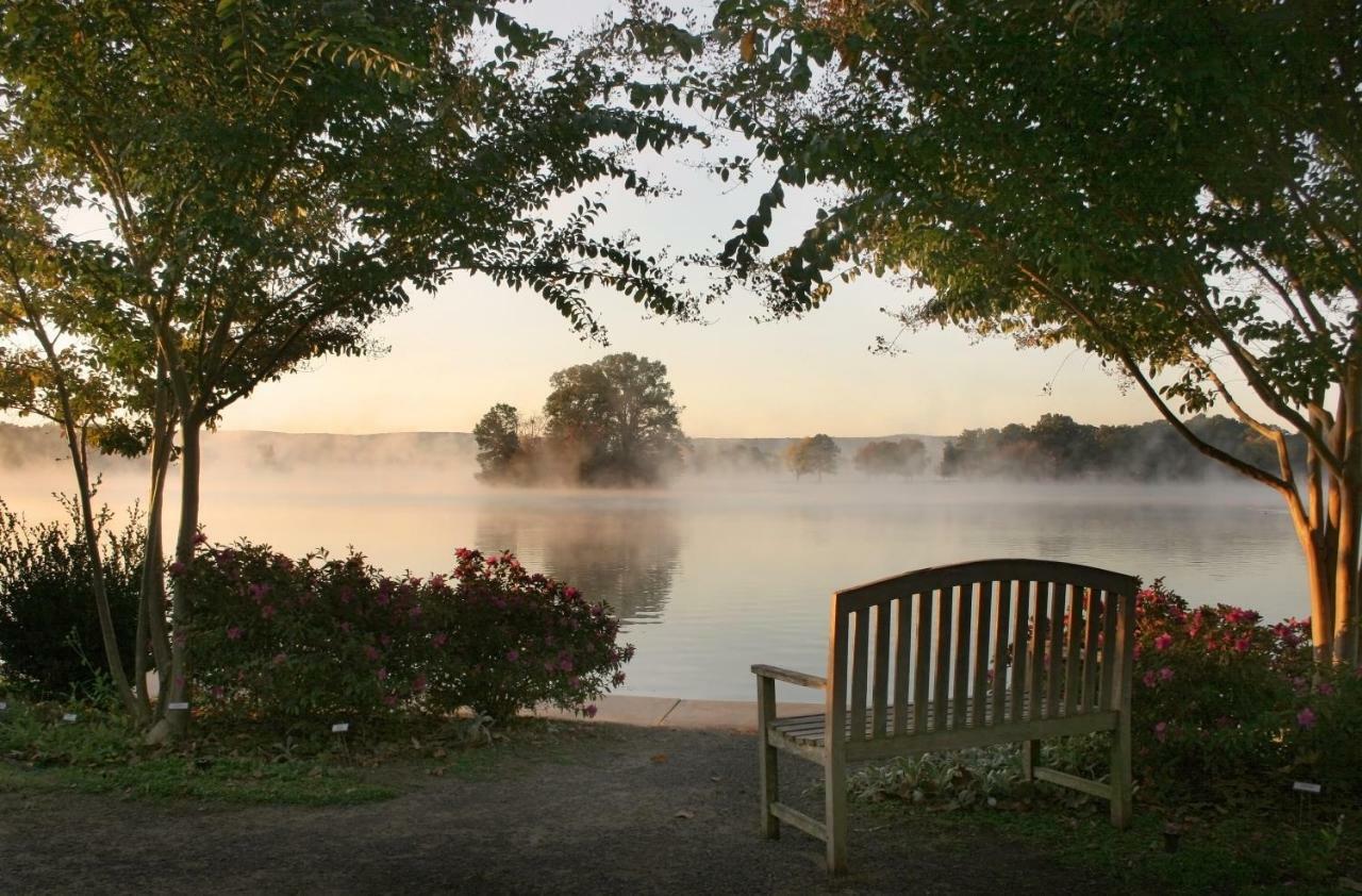 Lookout Point Lakeside Inn Hot Springs Kültér fotó